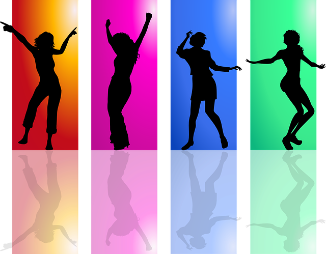 Čtyři tančící postavy v barevném poli